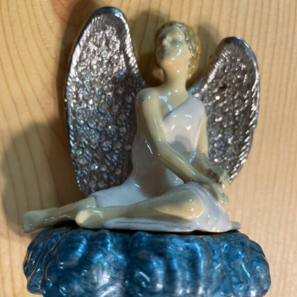 Peter Borrelli Trinket Hinged Box With Winged Angel on Top - Picture 16 of 16